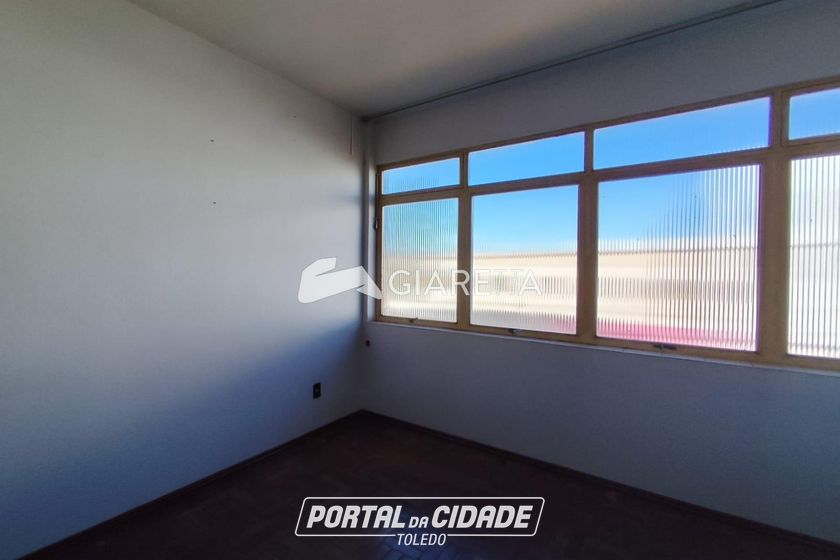 Apartamento para alugar - 120m&sup2; - CENTRO