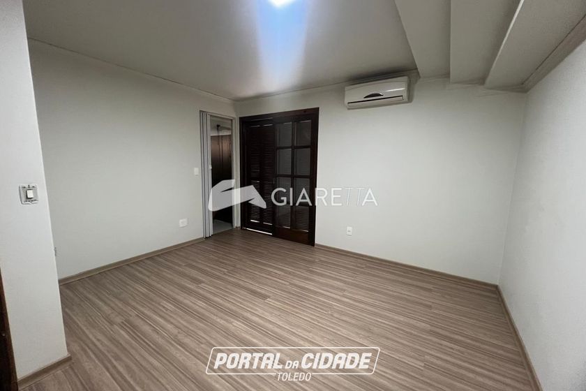 Casa &agrave; venda - 428m&sup2; - VILA INDUSTRIAL