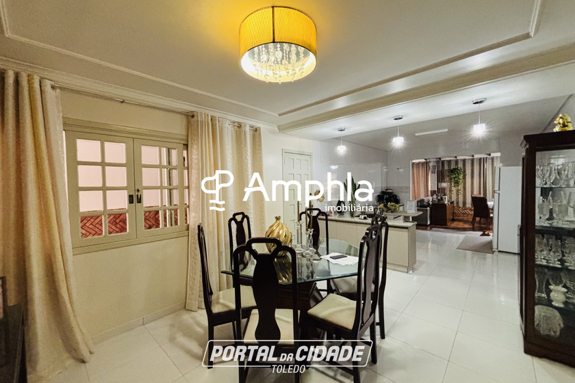 Casa &agrave; venda - 369m&sup2; - Centro