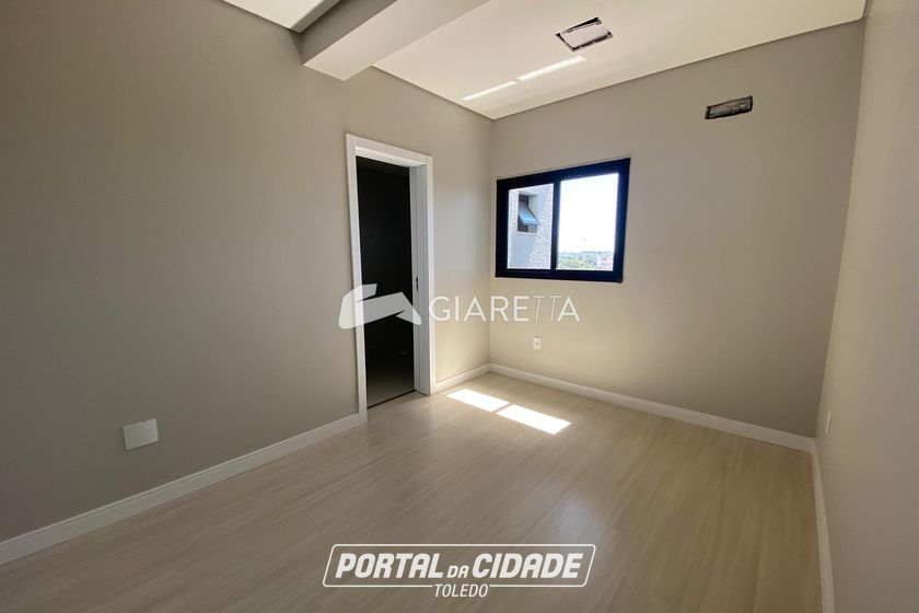 Apartamento para alugar - 130m&sup2; - CENTRO