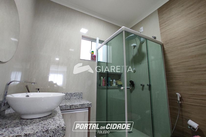 Sobrado &agrave; venda - 225m&sup2; - CENTRO