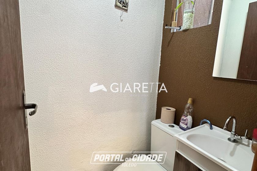 Sobrado &agrave; venda - 71m&sup2; - CENTRO