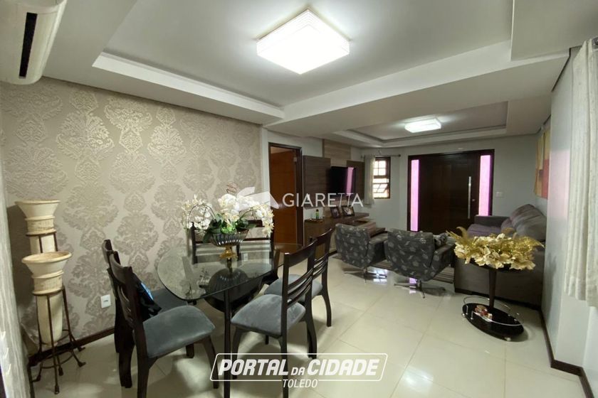 Casa &agrave; venda - 214m&sup2; - CENTRO