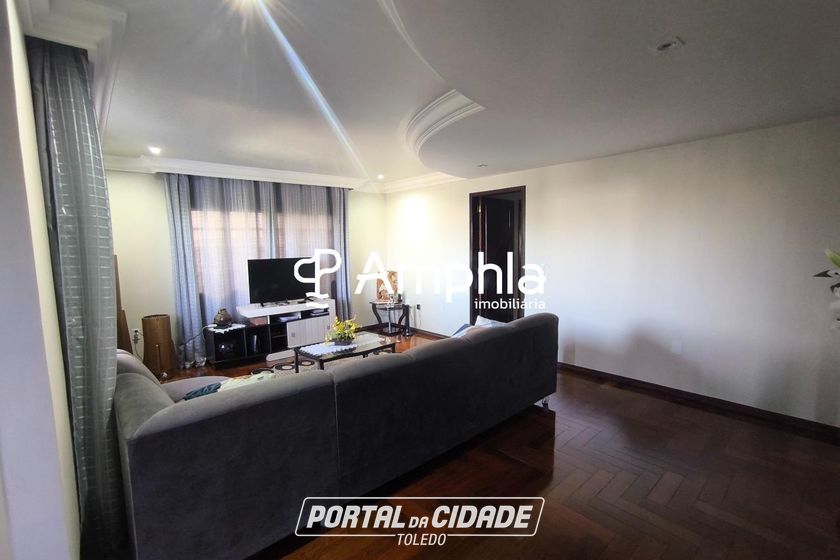 Sobrado &agrave; venda - 345m&sup2; - Recanto Tropical