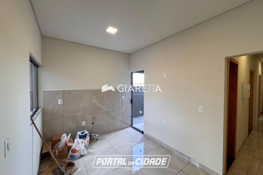 Casa &agrave; venda - 63m&sup2; - JARDIM PINHEIRINHO