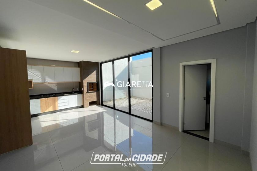 Sobrado &agrave; venda - 130m&sup2; - JARDIM PANCERA