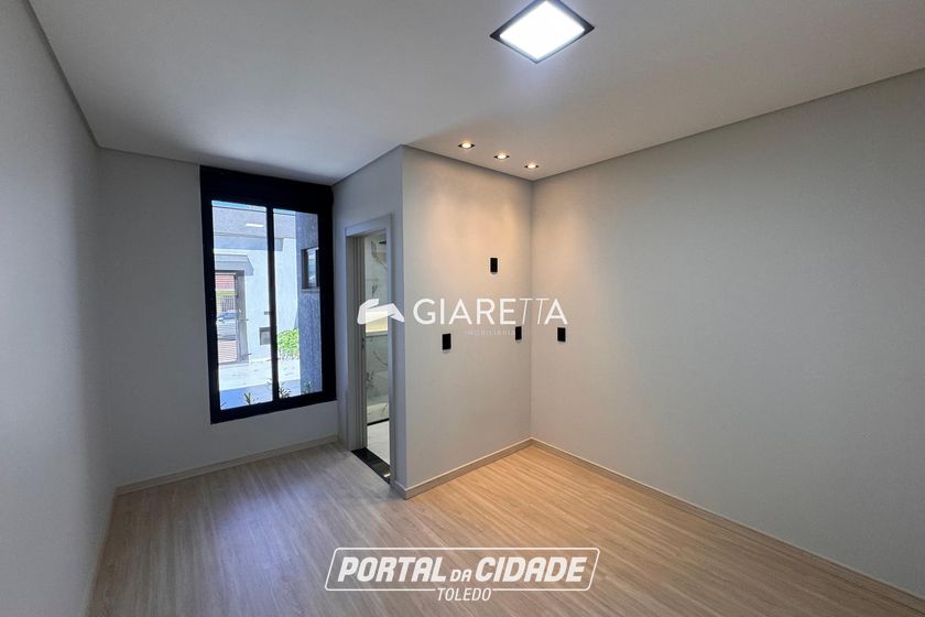 Casa &agrave; venda - 100m&sup2; - JARDIM PARIZOTTO