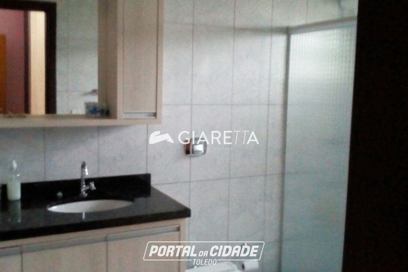 Casa para alugar - 180m&sup2; - JARDIM PANCERA