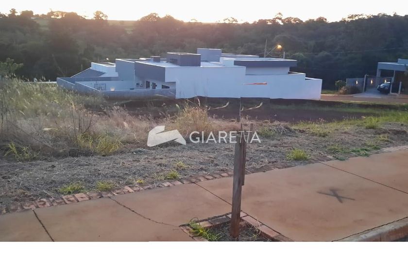 Terreno &agrave; venda - 360m&sup2; - VILA BECKER