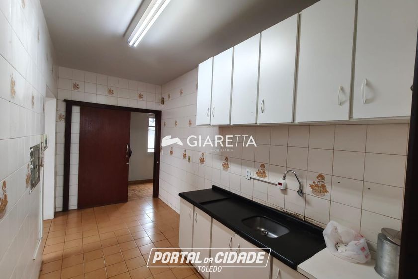 Apartamento para alugar - 135m&sup2; - CENTRO