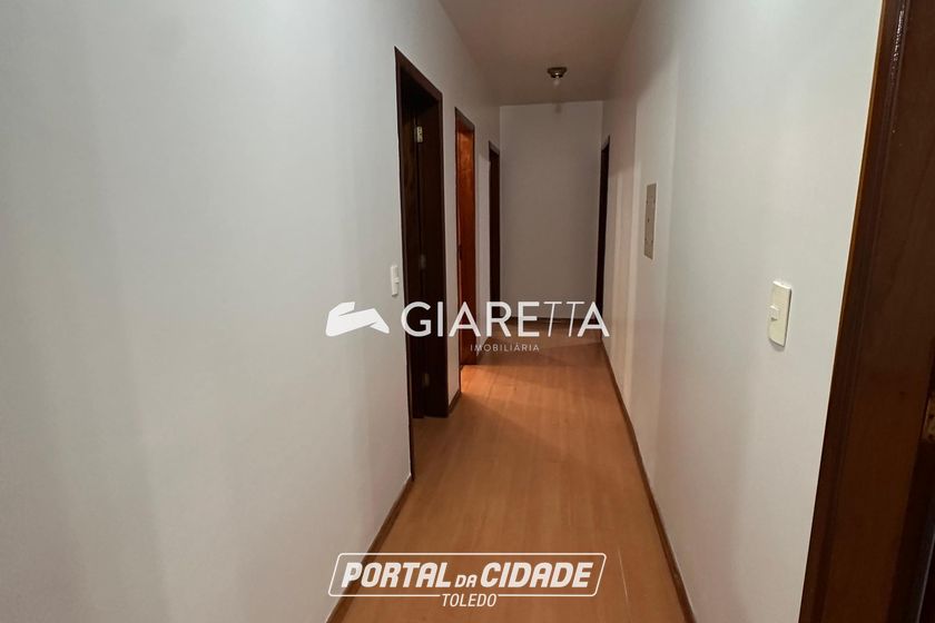 Casa &agrave; venda - 300m&sup2; - CENTRO