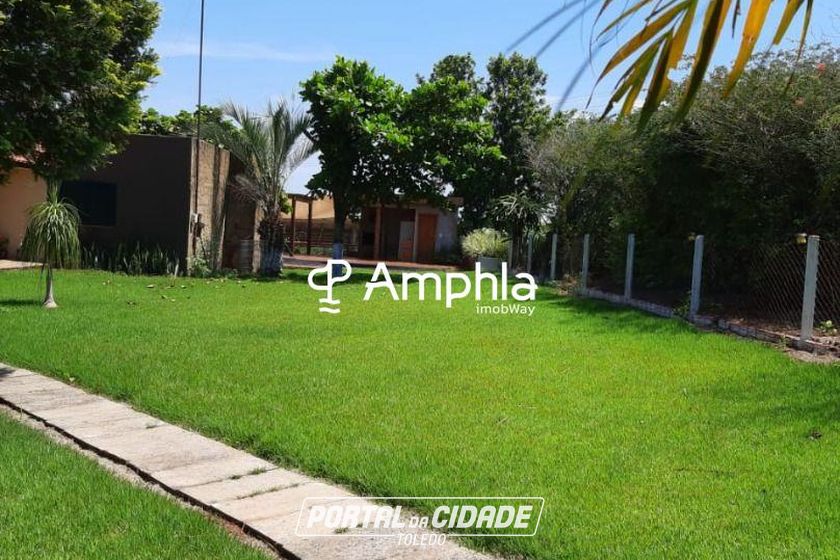 Terreno &agrave; venda - 90m&sup2; - Centro