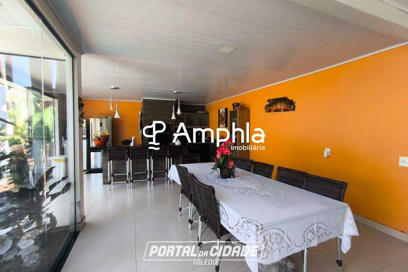 Sobrado &agrave; venda - 345m&sup2; - Recanto Tropical