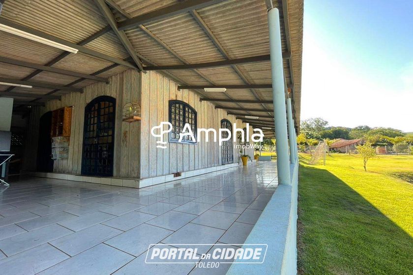 Ch&aacute;cara &agrave; venda - 4000m&sup2; - Centro