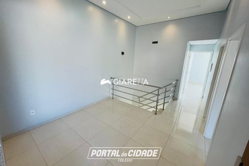 Sobrado para alugar - 115m&sup2; - JARDIM PARIZOTTO