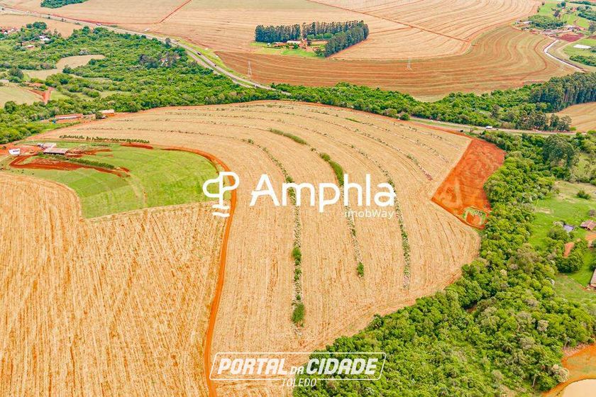Terreno &agrave; venda - 127000m&sup2; - Zona Rural