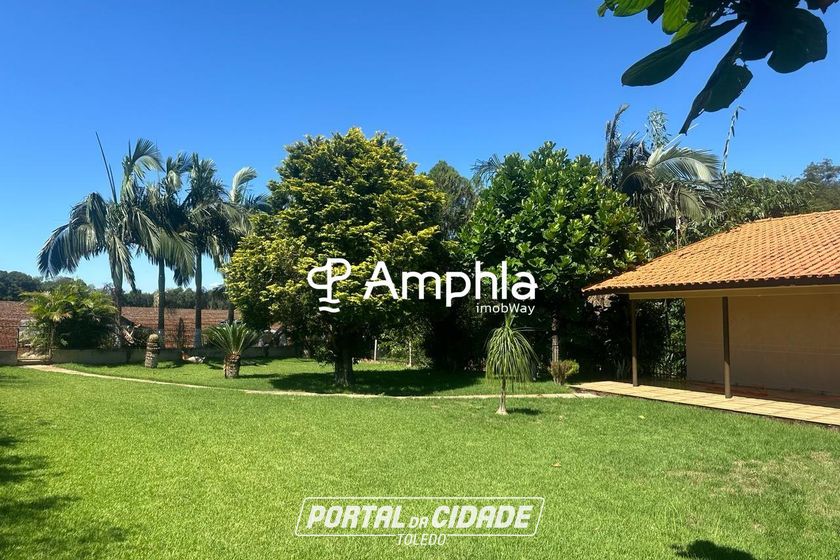 Terreno &agrave; venda - 90m&sup2; - Centro