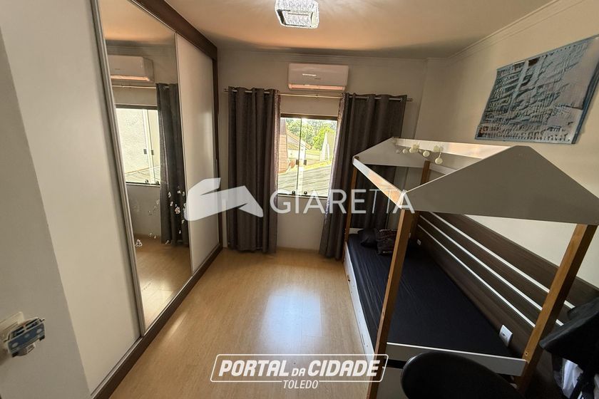 Sobrado &agrave; venda - 279m&sup2; - JARDIM S&Atilde;O FRANCISCO