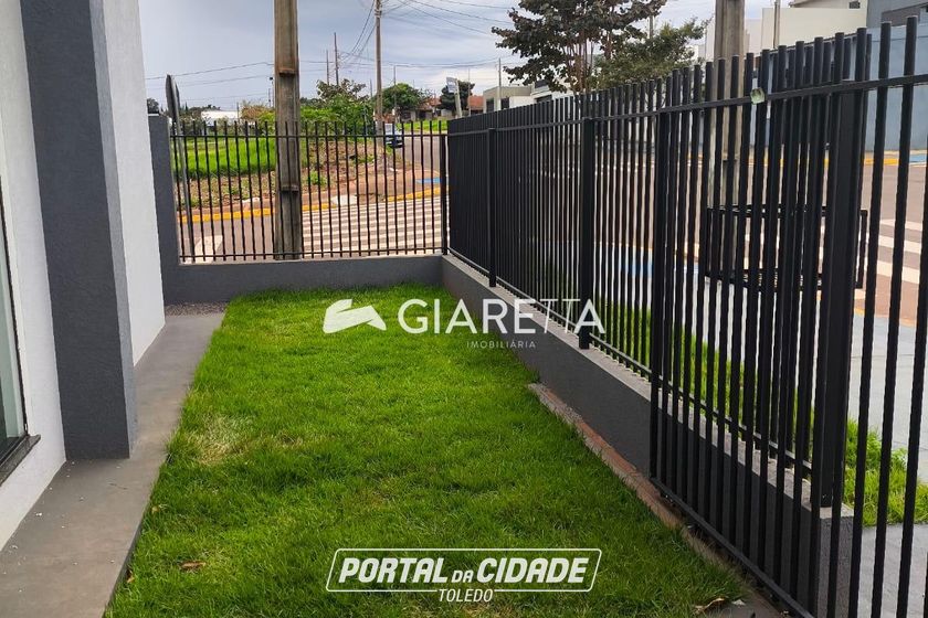 Casa &agrave; venda - 62m&sup2; - JARDIM PINHEIRINHO