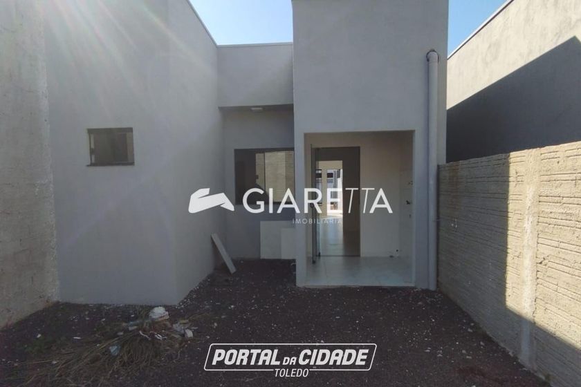 Casa para alugar - 60m&sup2; - JARDIM BRESSAN
