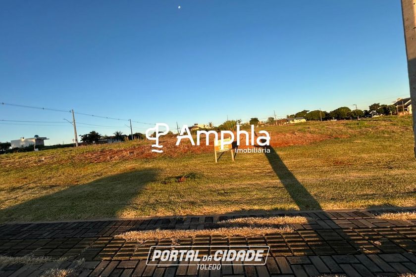 Terreno &agrave; venda - 355m&sup2; - Ana Paula