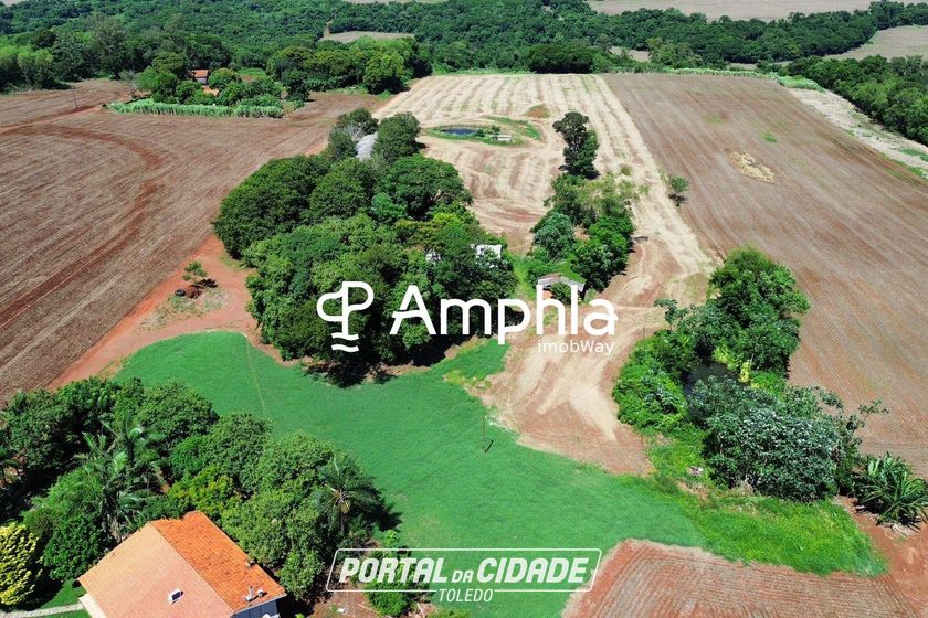 Terreno &agrave; venda - 90m&sup2; - Centro