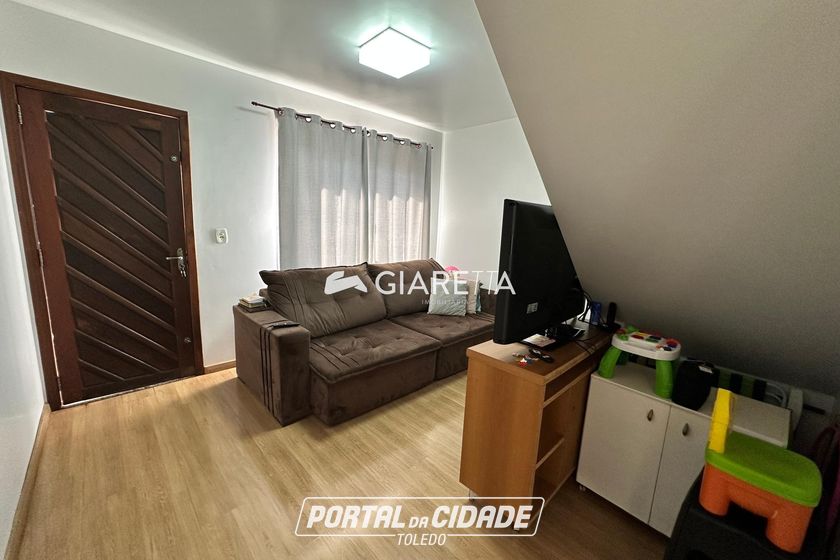 Sobrado &agrave; venda - 71m&sup2; - CENTRO