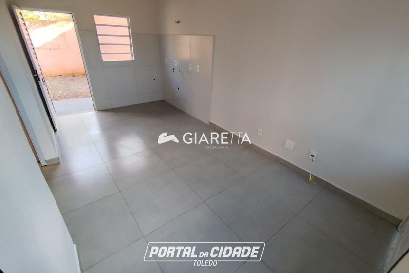 Casa &agrave; venda - 42m&sup2; - VILA PIONEIRO