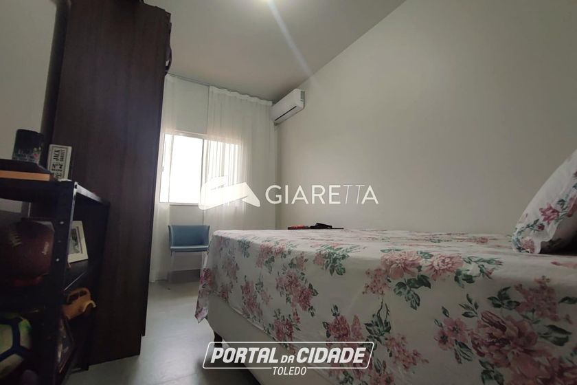 Sobrado &agrave; venda - 129m&sup2; - JARDIM PARIZOTTO