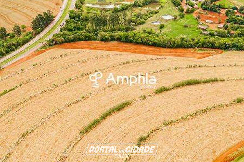 Terreno &agrave; venda - 127000m&sup2; - Zona Rural