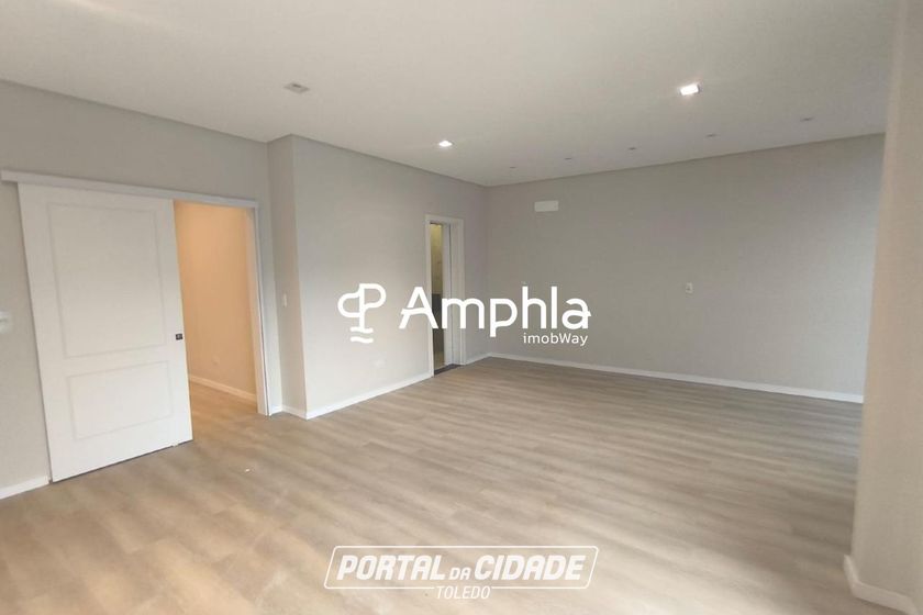 Sobrado &agrave; venda - 306m&sup2; - Maria Luiza