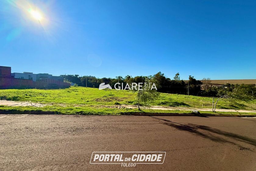 Terreno &agrave; venda - 354m&sup2; - JARDIM PANORAMA