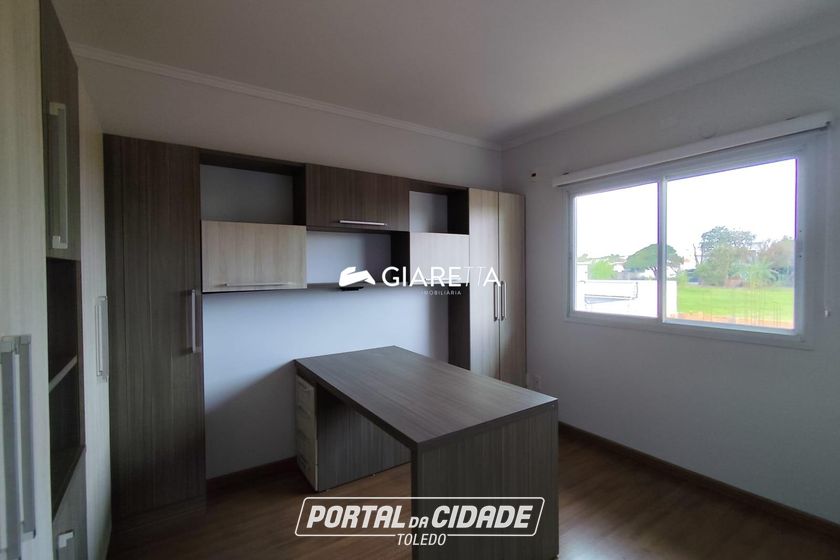Sobrado para alugar - 147m&sup2; - JARDIM GISELA