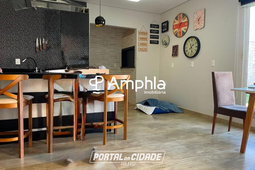 Casa &agrave; venda - 238m&sup2; - Jardim Porto Alegre