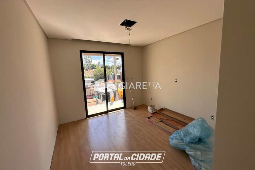 Sobrado &agrave; venda - 121m&sup2; - JARDIM PORTO ALEGRE