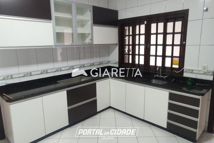 Casa para alugar - 180m&sup2; - JARDIM PANCERA