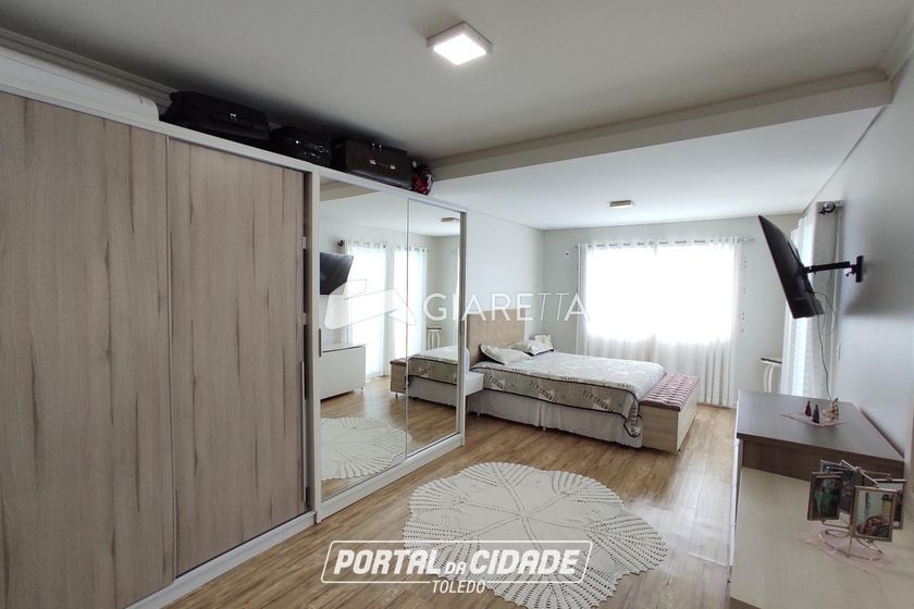 Sobrado &agrave; venda - 225m&sup2; - CENTRO