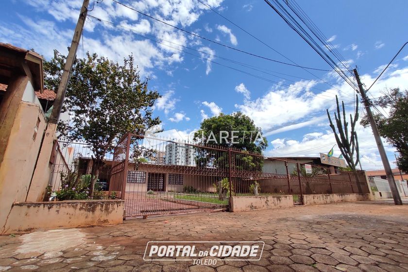Casa &agrave; venda - 239m&sup2; - CENTRO