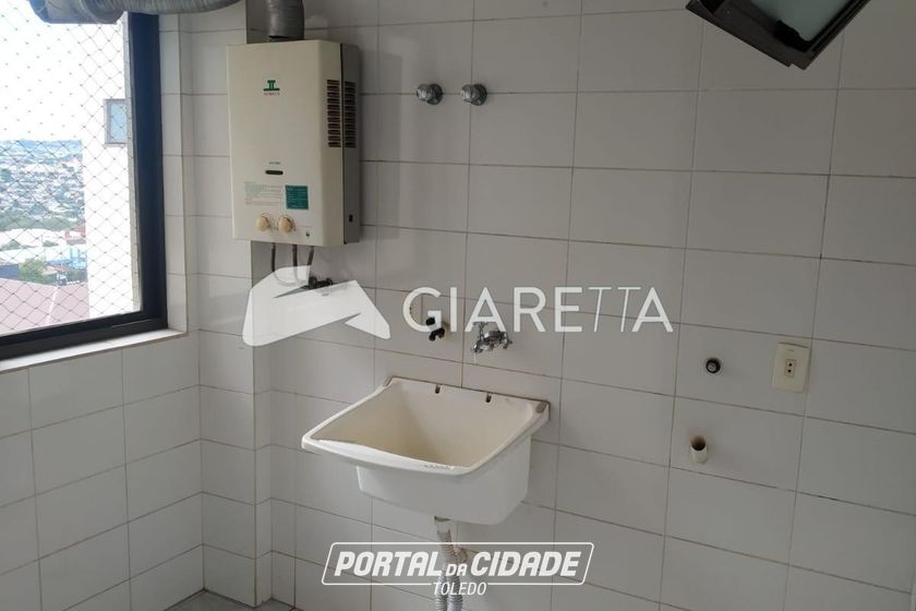 Apartamento para alugar - 136m&sup2; - CENTRO