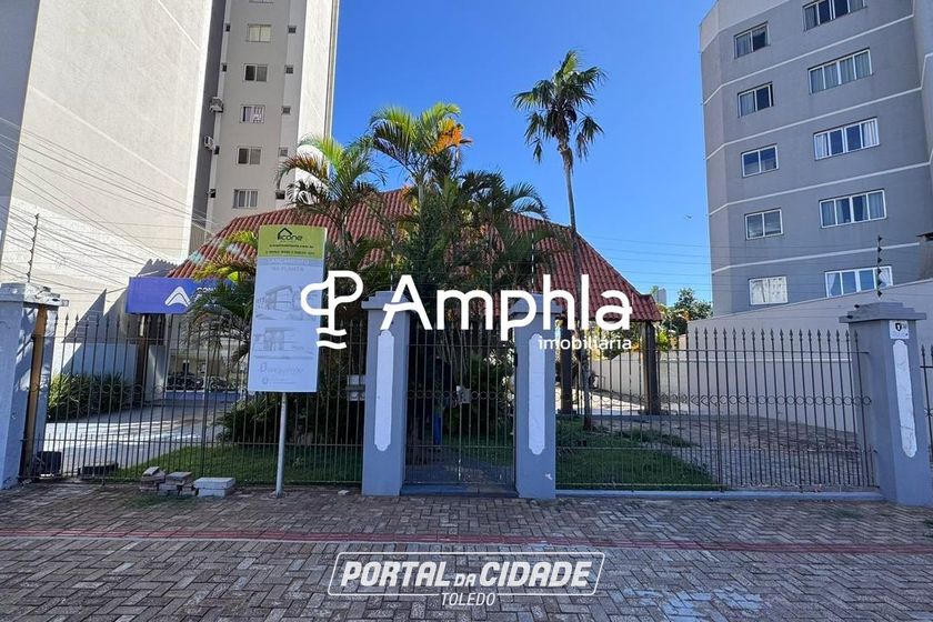 Casa &agrave; venda - 631m&sup2; - Centro