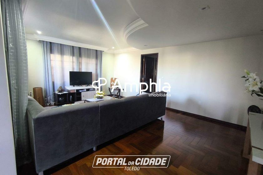 Sobrado &agrave; venda - 345m&sup2; - Recanto Tropical