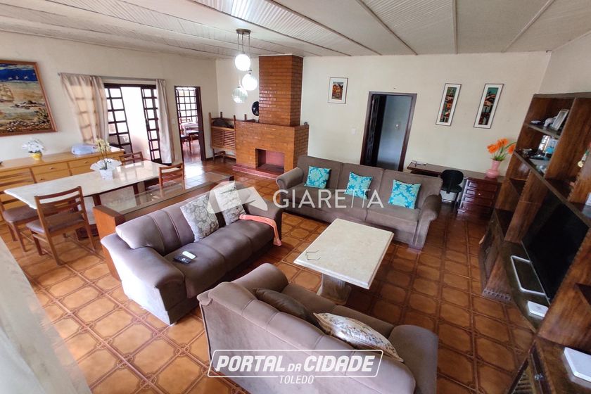 Casa &agrave; venda - 239m&sup2; - CENTRO