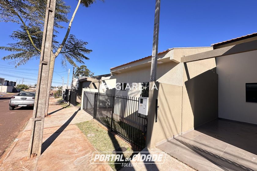 Casa &agrave; venda - 58m&sup2; - JARDIM PINHEIRINHO