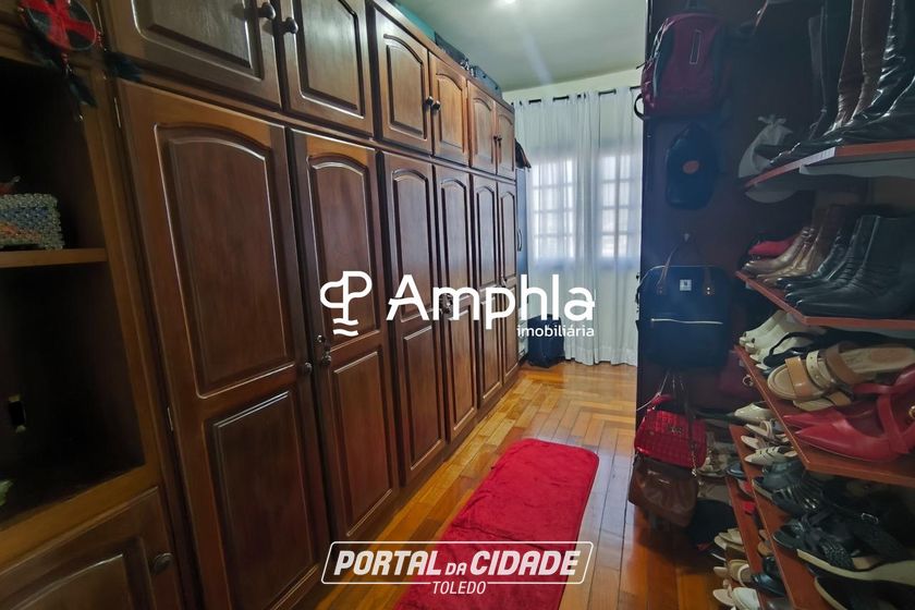 Sobrado &agrave; venda - 345m&sup2; - Recanto Tropical