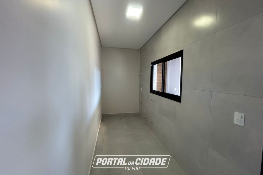Sobrado &agrave; venda - 200m&sup2; - Maria Luiza