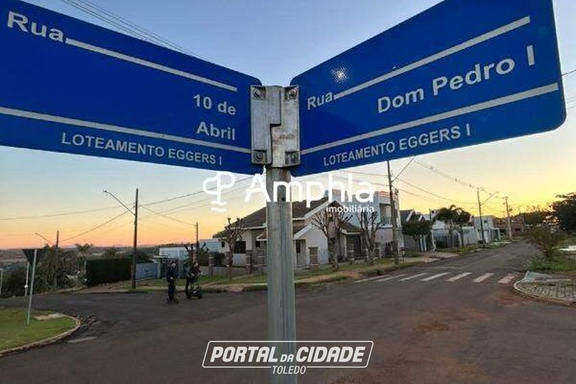 Terreno &agrave; venda - 375m&sup2; - Ana Paula