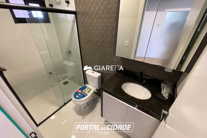 Sobrado &agrave; venda - 130m&sup2; - JARDIM PANCERA