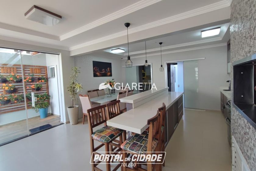 Casa para alugar - 175m&sup2; - CENTRO