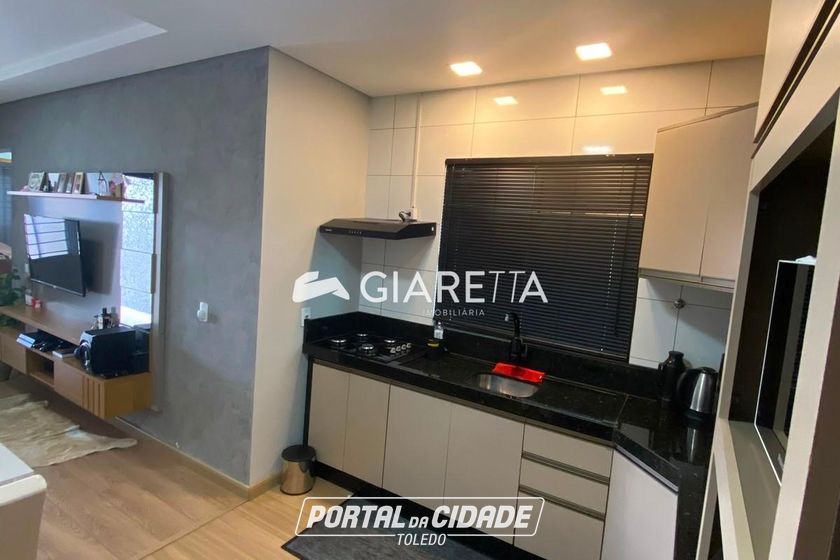 Casa &agrave; venda - 48m&sup2; - JARDIM PINHEIRINHO