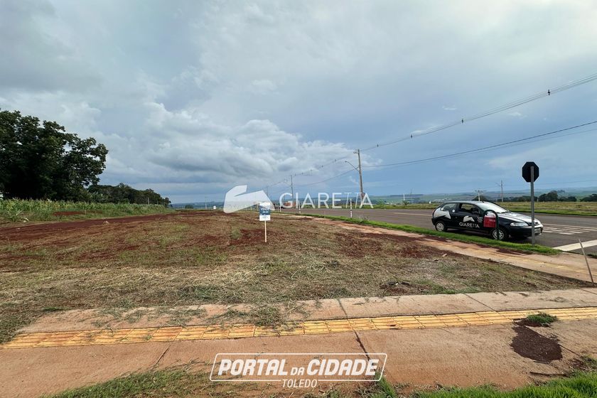 Terreno &agrave; venda - 388m&sup2; - VILA BECKER